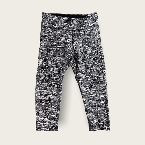 Nike Pants - Nike Crop Leggings